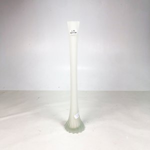 Lote siguiente: Florero Alto de Vidrio Esmerilado Vintage