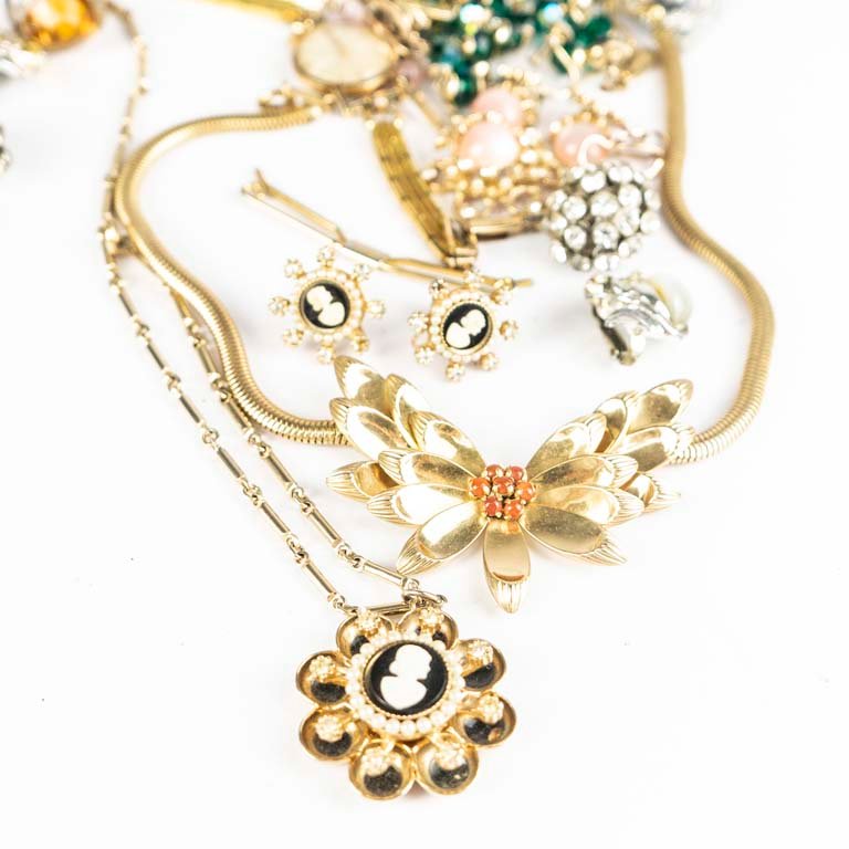 Collares, pulseras y relojes de oro y plata en venta - imagen 2