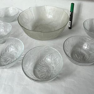 Juego de Ponchera y 6 Compoteras de Vidrio Prensado con Diseño Floral - imagen 4