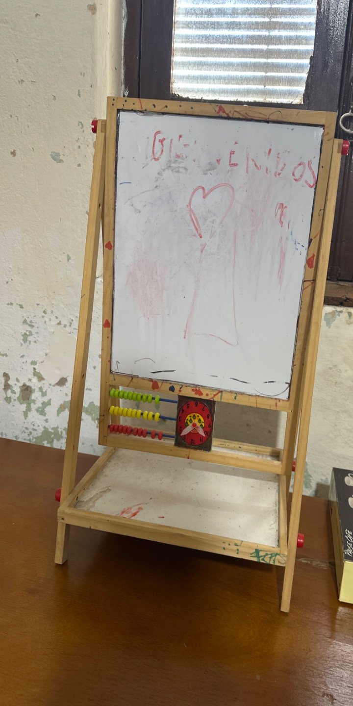 Pizarra Infantil de Madera con Accesorios