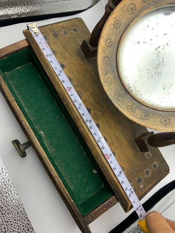 Reloj de madera en miniatura con espejo - imagen 3