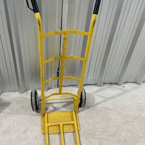 Carrito de Carga Amarillo con Ruedas Grandes y Plataforma Abatible - imagen 6