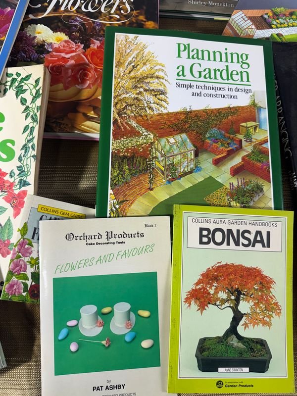 Gran lote de libros sobre jardinería en inglés - imagen 2
