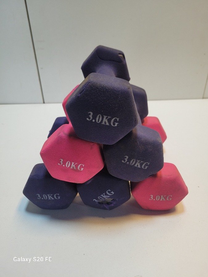 6 Mancuernas de 3 kg (4 Violetas y 2 Rosadas)