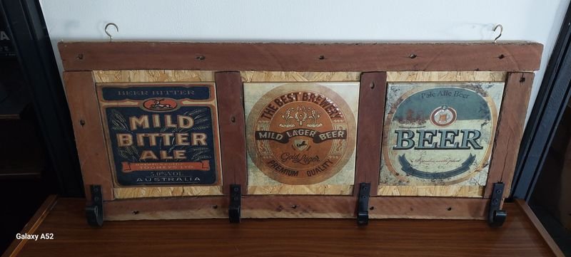 Lote anterior: Perchero en madera y chapa para cerveza