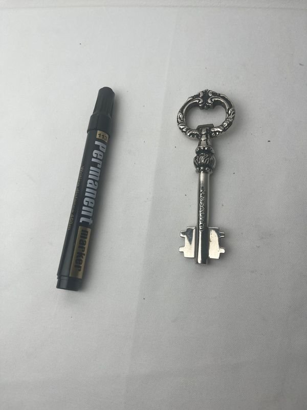 Destapador con diseño ornado - imagen 3