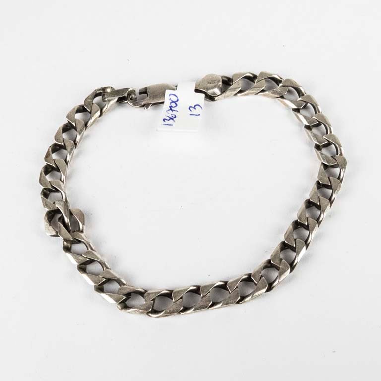 Lote siguiente: Pulsera de plata en excelente condición
