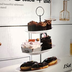 Bandeja Exhibidora de Postres de Loza Blanca con Soporte Dorado, 3 Niveles, Nueva en Caja - imagen 5
