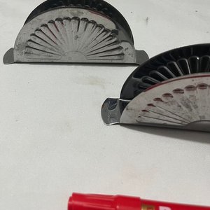 Servilleteros Metálicos con Diseño Abanico (Set de 3) - imagen 5