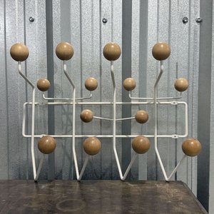 Perchero Moderno Blanco con Bolas de Madera - 14 Ganchos - imagen 3