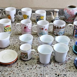 Lote Surtido: Tazas, Mate, Florero y Adorno Decorativo - imagen 2