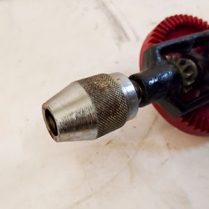 Taladro Manual Antiguo con Discos para Madera y Metal - imagen 4