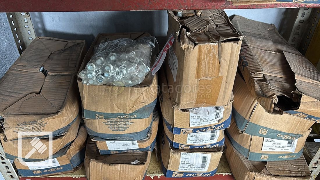 Cajas de Tornillos y Elementos de Fijación
