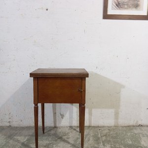 Mesa Mueble de Madera con Máquina de Coser Singer Eléctrica Incorporada y Tapa Rebatible - imagen 2