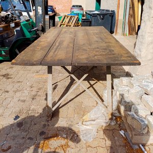 Mesa de Trabajo Robusta con Base de Hierro y Tapa de Madera - imagen 3