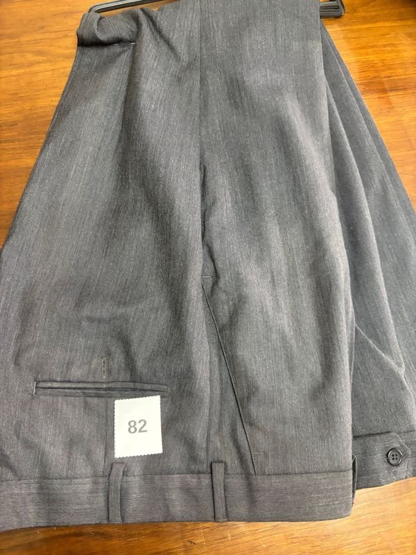 Pantalón de Vestir Gris Talle 54