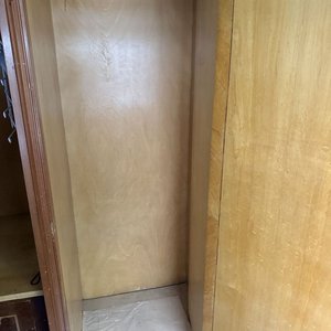 Placard Antiguo de Madera Oscura con Incrustaciones y Cajones - imagen 10