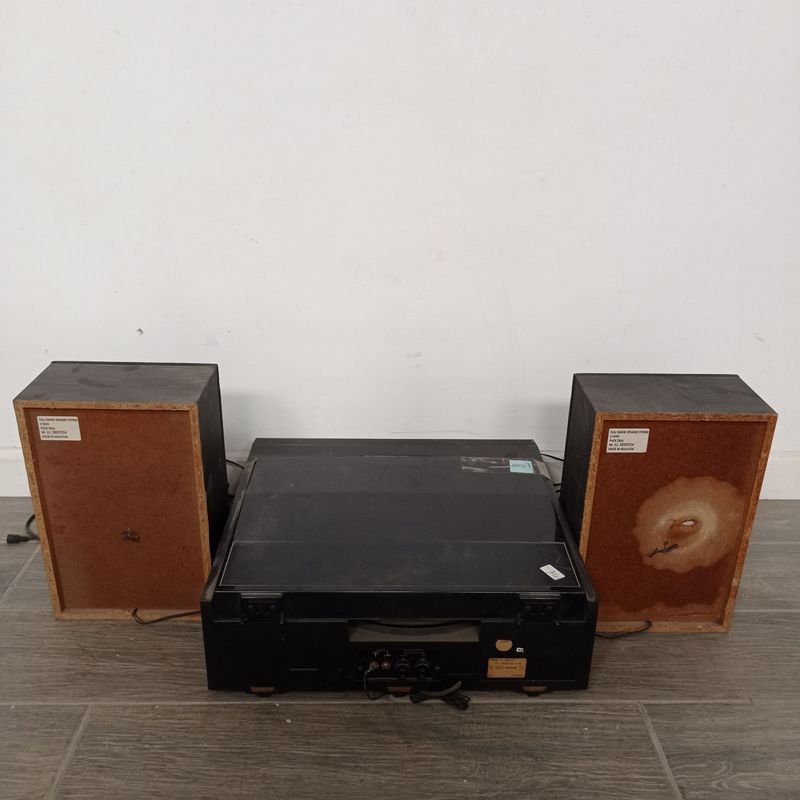 Equipo de audio Philips con parlantes en madera - imagen 4