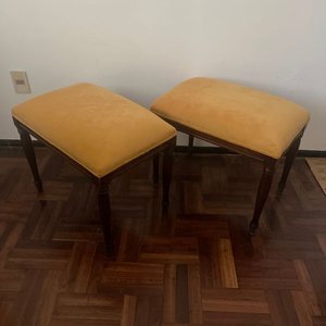 Par de Banquetas Estilo Sheraton Inglesas Tapizado Mostaza - imagen 6