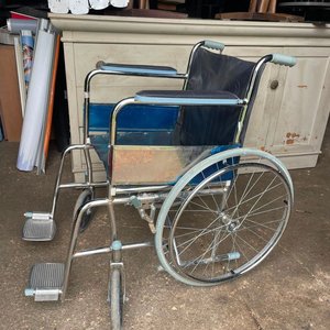 Silla de Ruedas para Adultos en Buen Estado - imagen 3