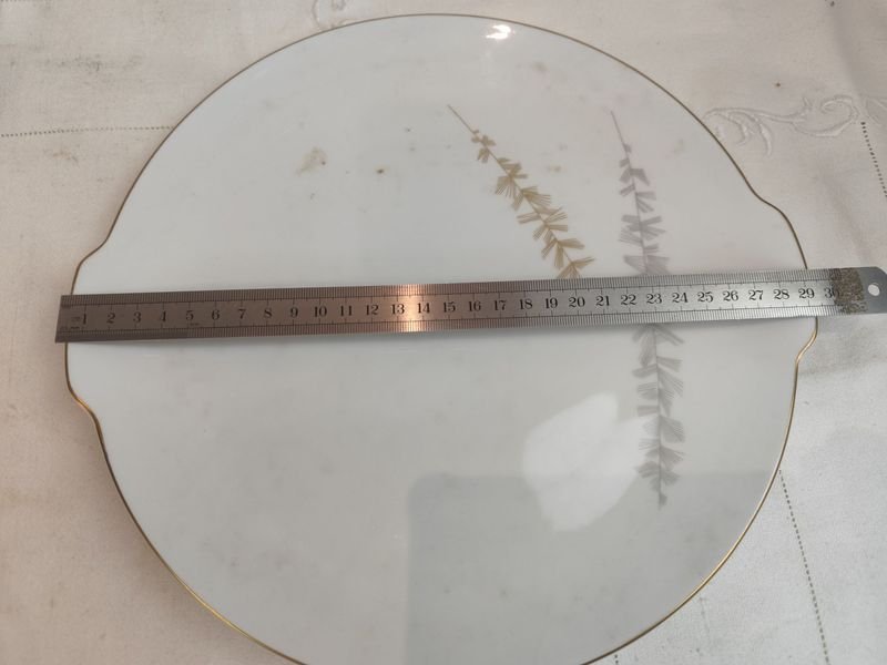Lote siguiente: Plato para torta en porcelana HUTSCHENREUTHER - Detalles y características