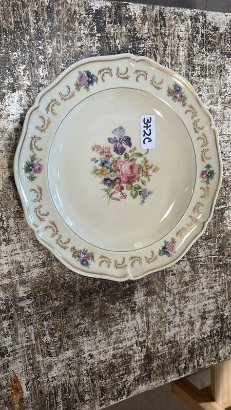 Lote anterior: Plato de porcelana Limoges francés