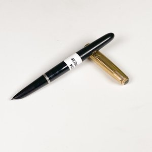 Pluma Fuente Parker con Capuchón Dorado - imagen 1