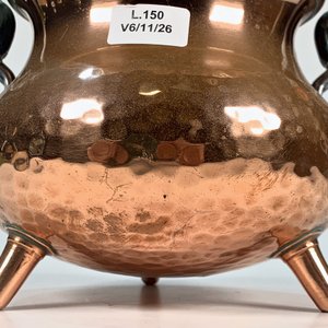 Lote siguiente: Ollita de Cobre Cincelada con Patitas y Asa de Hierro Torneado