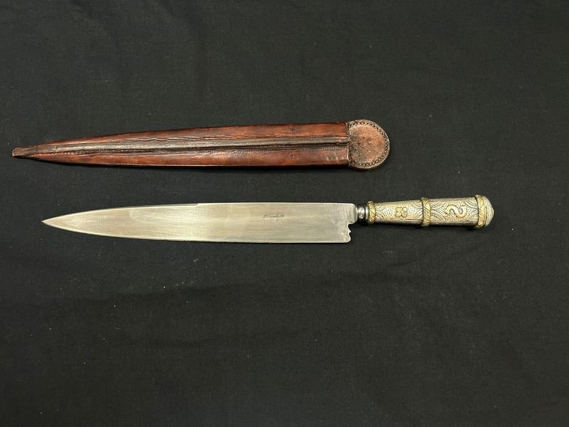 Cuchillo Sarandi 250: Un cuchillo de plata y oro centenario - imagen 2
