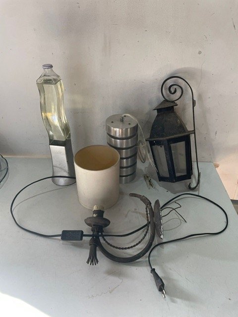 Lote siguiente: Lámparas y farol de metal