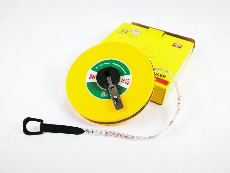 Cinta Métrica Agrimensor 30 Metros con Manivela Plegable y Estuche