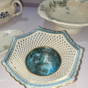 Lote de Vajilla de Loza: Sopera, Fuentes, Salsera y Platos - imagen 8