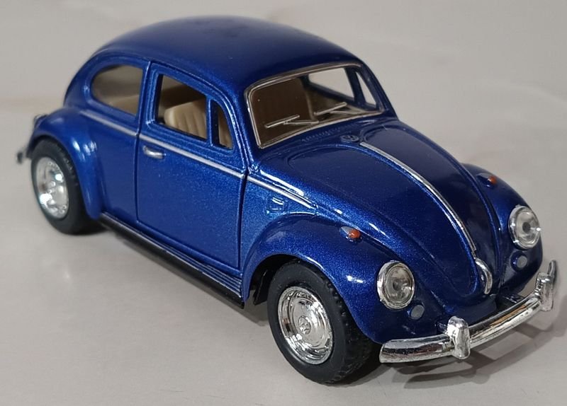 Volkswagen Fusca a escala modelo 1970 con apertura de puertas - imagen 2