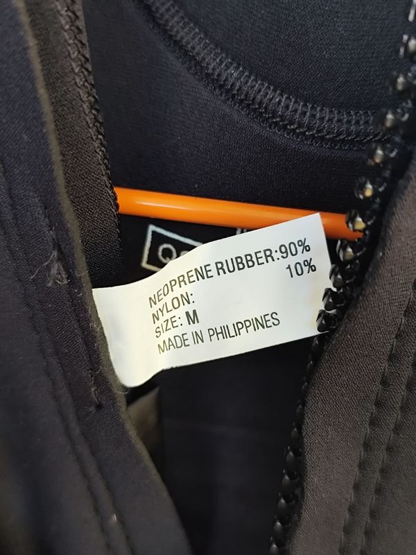 Traje de neopreno para niños de talla M de la marca Hang Ten - imagen 7