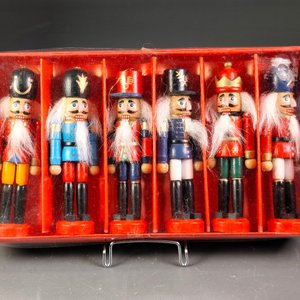 Set de 6 Cascanueces Navideños Colgantes de Madera, 12cm - imagen 6