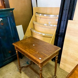 Lote anterior: Mesa Auxiliar Antigua de Madera Estilo Francés