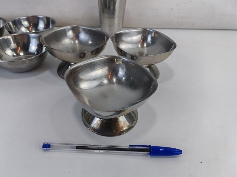 15 Piezas de Bandejas, Tazas y Ceniceros en Metal Plateado - imagen 7