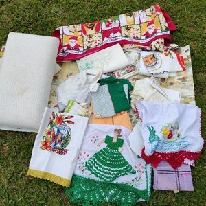 Lote de Manteles, Repasadores y Almohadas Usados - imagen 3