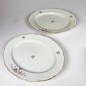 Dos Bandejas Ovales de Porcelana Checa con Decoración Floral y Borde Dorado - imagen 2