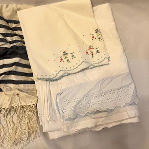Lote de Textiles Vintage: Tapetes, Servilletas y Paños Decorativos - imagen 5