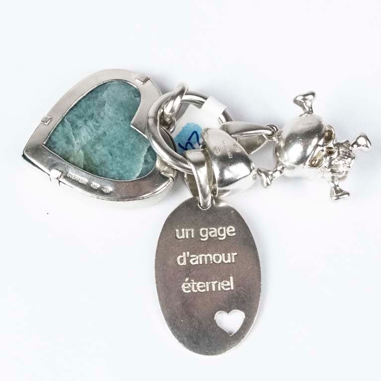 Llavero de Plata con Piedra y Grabado "Un Gage D'Amour Éternel"