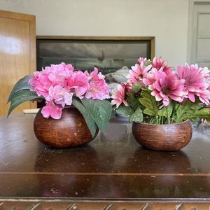 Lote siguiente: Floreros de Mambu con Flores Artificiales Rosas