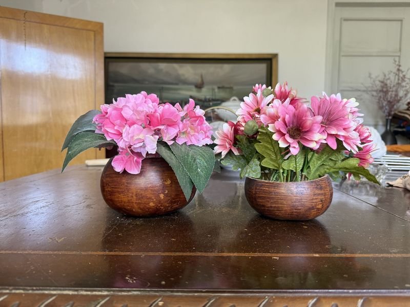 Floreros de Mambu con Flores Artificiales Rosas