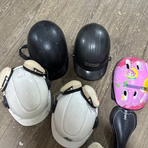 Lote siguiente: Cascos y asientos 