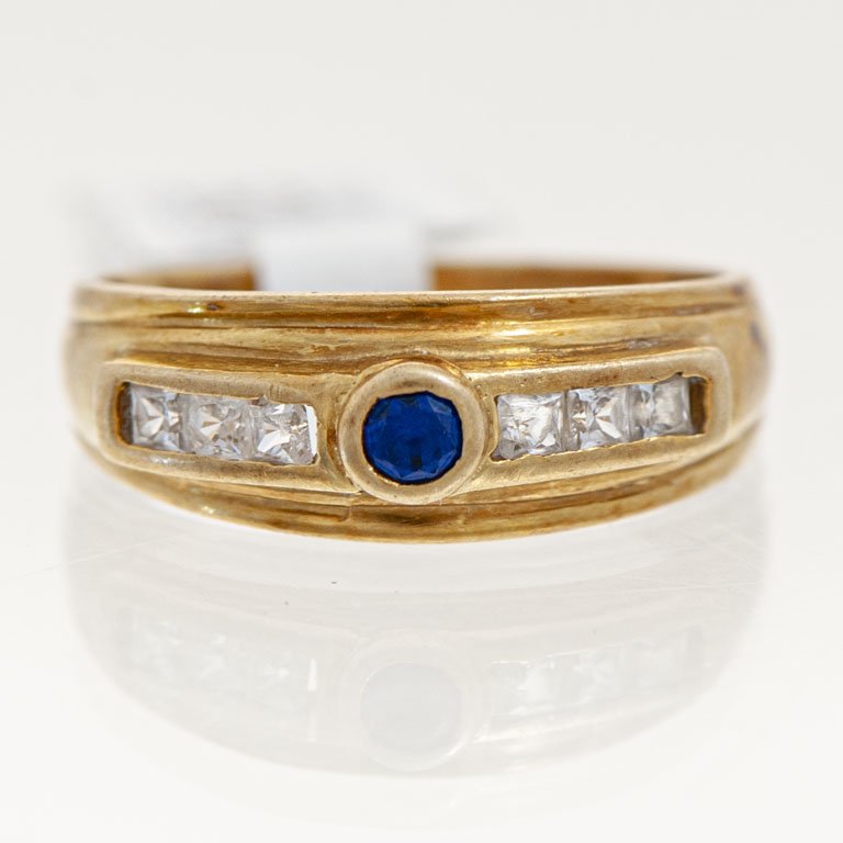 Lote anterior: Anillo de oro con piedra azul y circonias