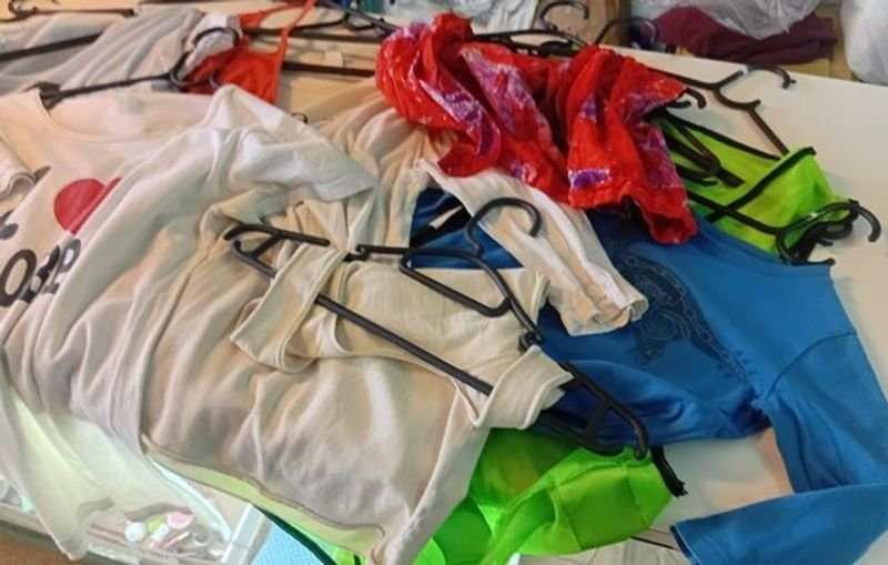 Ropa de dama post temporada en excelente estado - imagen 4
