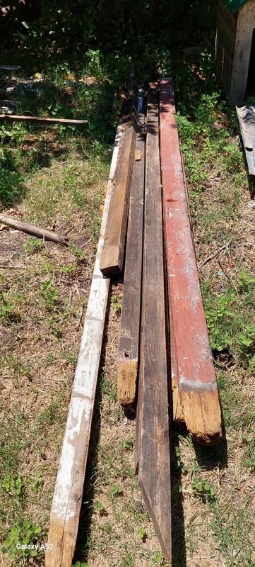 Tirantes de madera para construcción