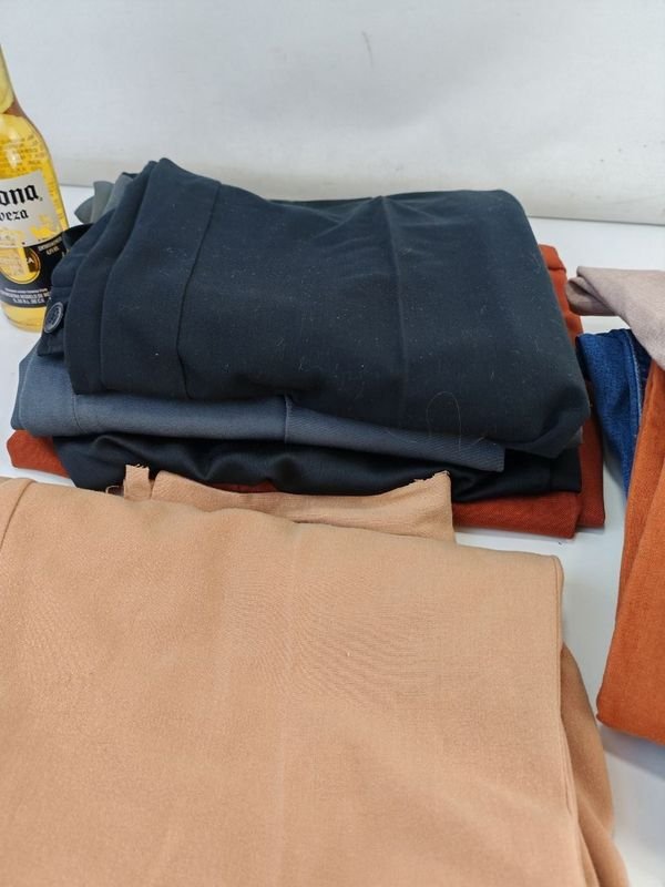 Pantalones de mujer en buen estado - imagen 7