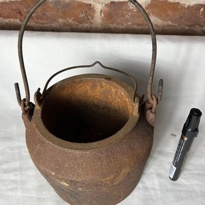 Antiguo Colero de Hierro con Asa - imagen 2