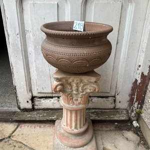 Pedestal con Macetero de Barro - imagen 3